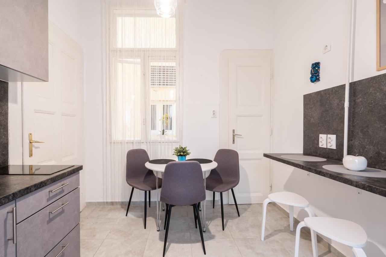 The White House Apartment Budapesta Exterior foto